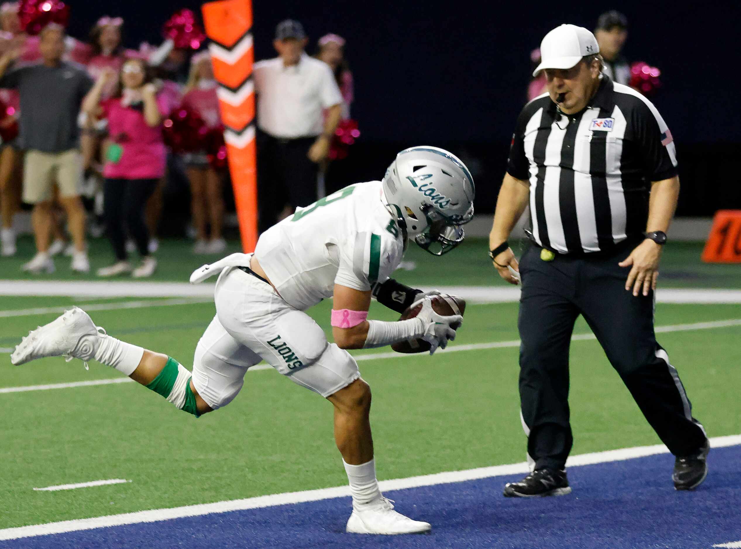 Frisco Reedy linebacker Josef Fuksa (8) picks up his blocked punt and steps into the end...