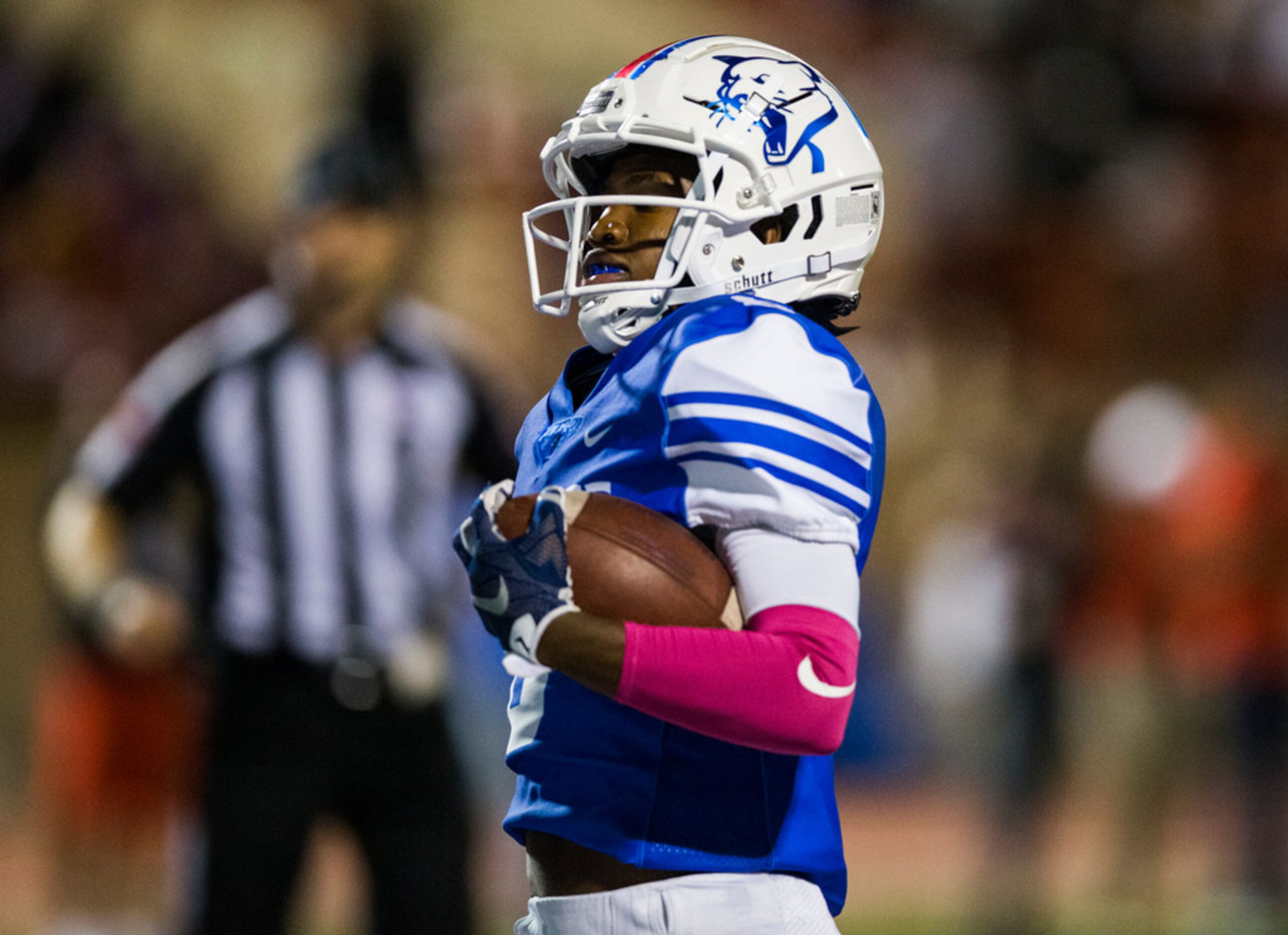 Duncanville wide receiver Marquelan Crowell (6) runs to the end zone for a touchdown during...