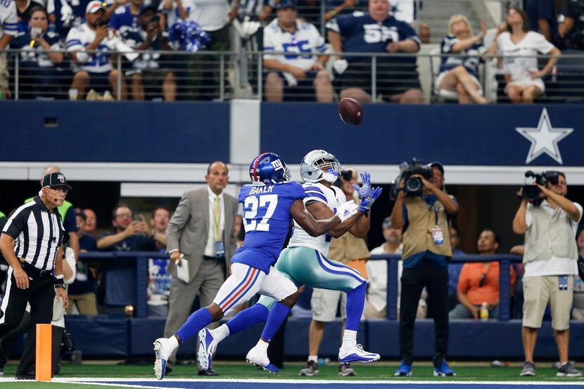 Dallas Cowboys wide receiver Amari Cooper (19) scores a touchdown in front of New York...