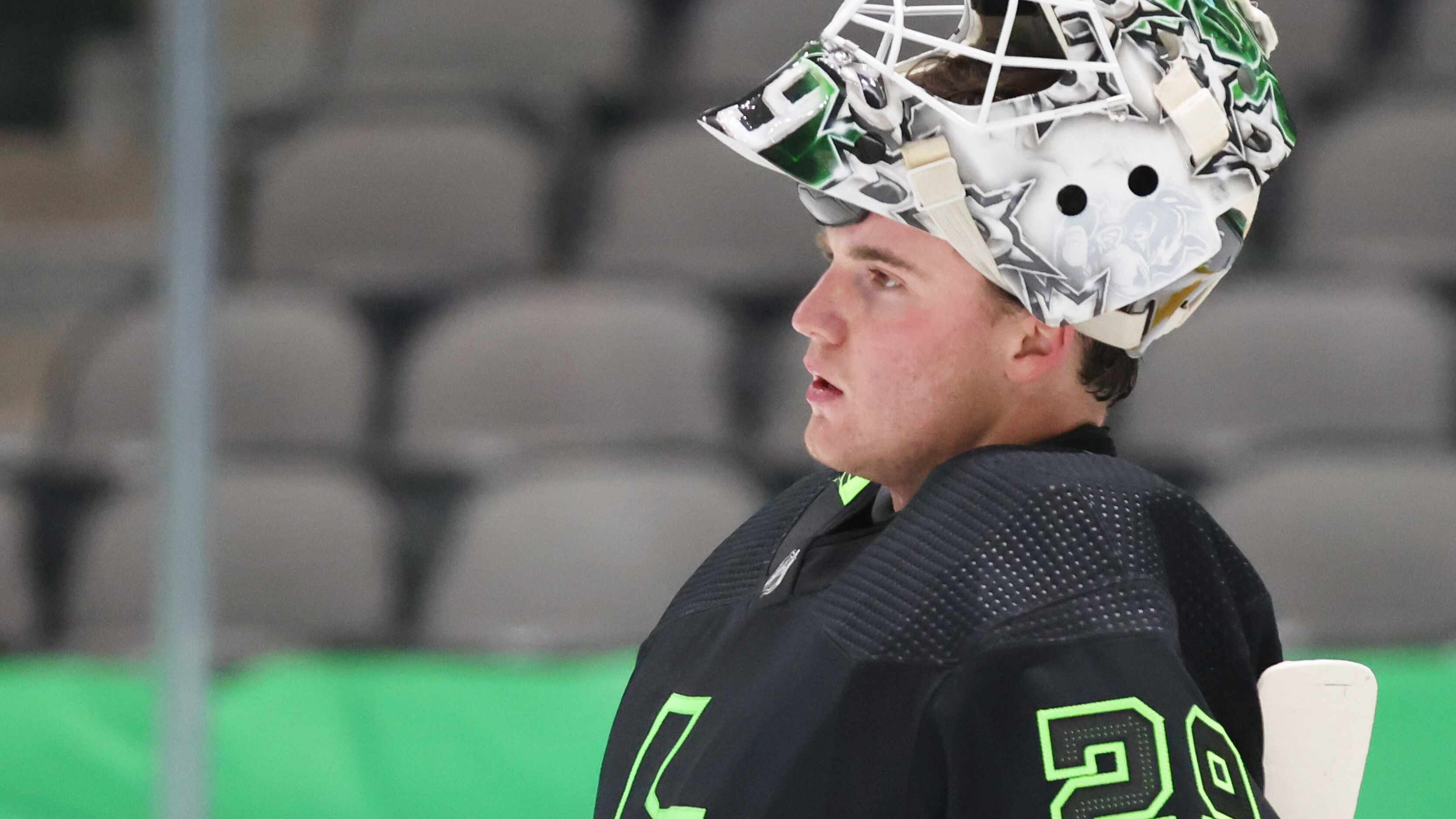 Stars goalie Jake Oettinger gets third straight start; Roope Hintz a  game-time decision vs. Lightning