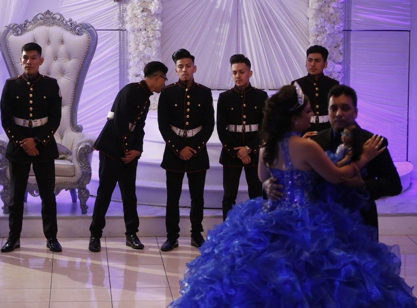 Latin Boyz Cadets son especialmente contratados para las quinceañeras en el Norte de Texas....