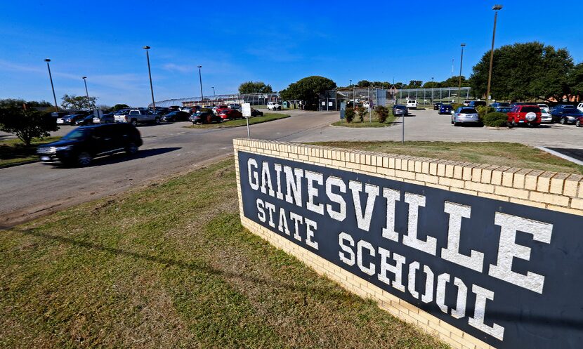 An SUV leaves the Gainesville State School in Gainesville, Texas, Friday, Oct. 28, 2016. 