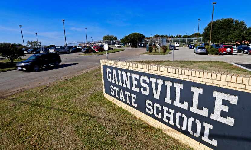 An SUV leaves the Gainesville State School in Gainesville, Texas, Friday, Oct. 28, 2016. 