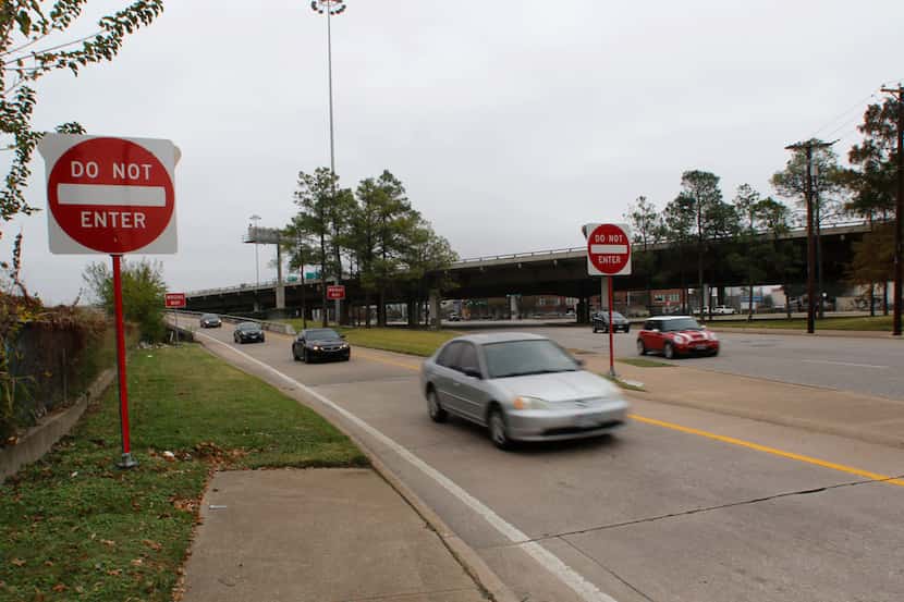 The Live Oak Street ramp exit off I-345 (or, southbound Central Expressway as it feeds into...