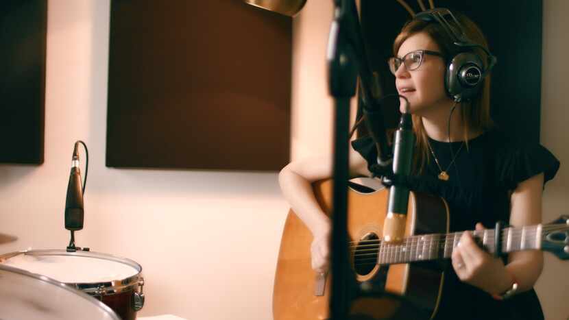 Lisa Loeb says she's happy to have a light touring schedule now, in contrast with the...