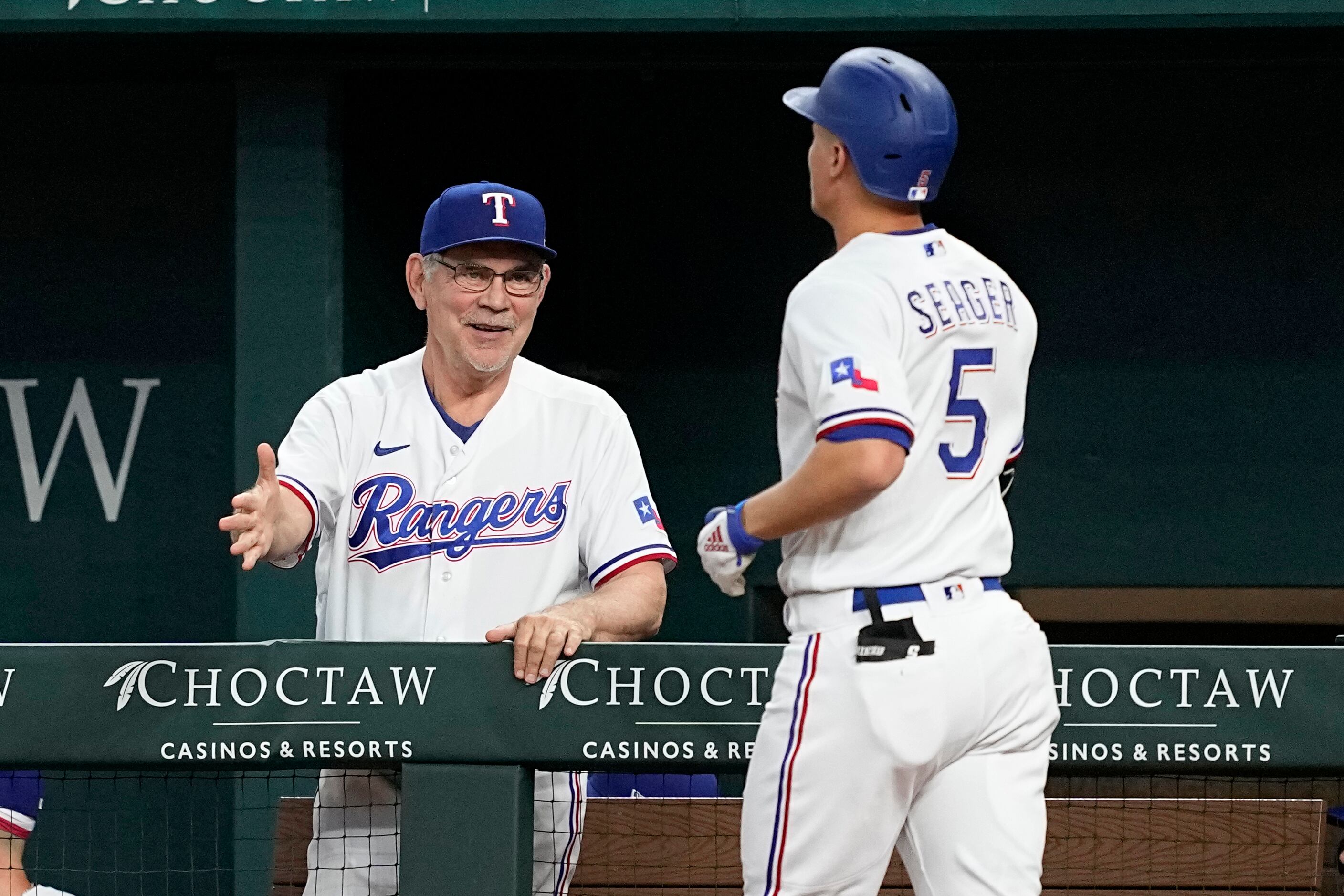 Corey Seager's homer caps Rangers' six-run fifth