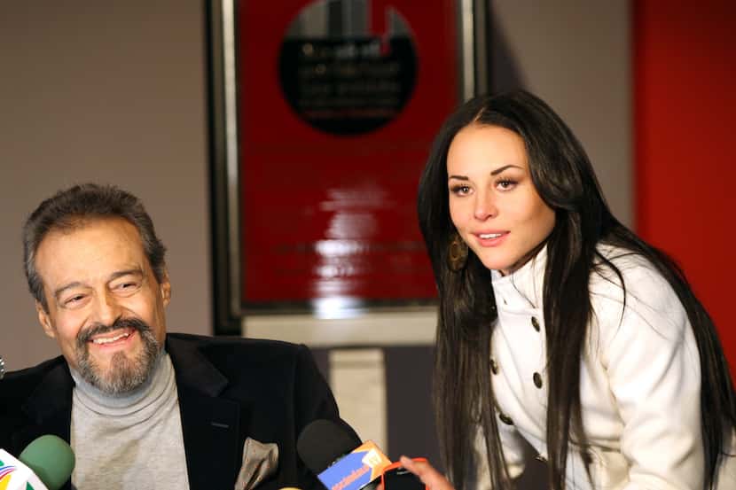 Zuria y Marimar Vega están pidiendo apoyo para que su papá, el también actor Gonzalo Vega,...