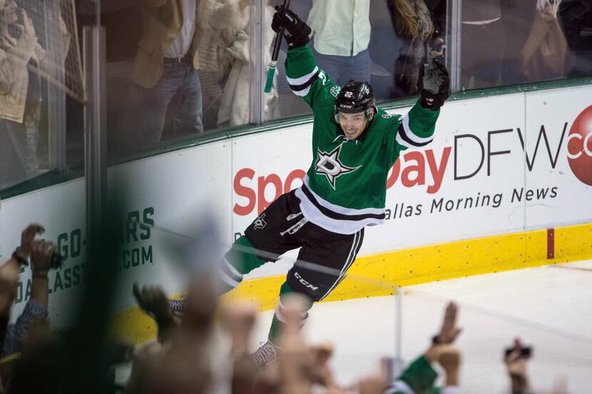 Dec 17, 2013; Dallas, TX, USA; Dallas Stars center Colton Sceviour (22) celebrates his game...