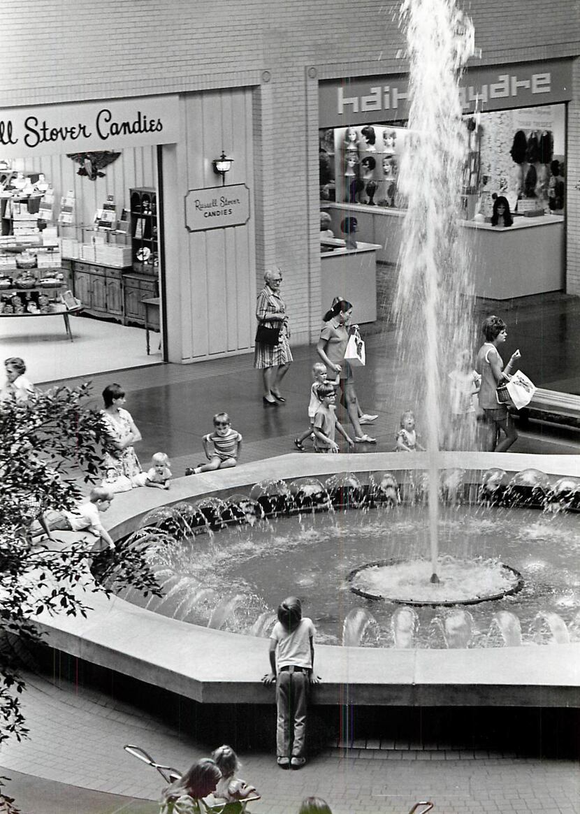 An undated photo of the NorthPark fountains, designed by Richard Vignolo of Lawrence Halprin...