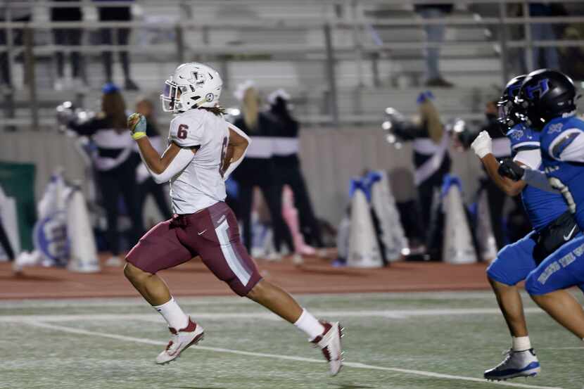 Lewisville running back Damien Martinez (6) runs for a long touchdown against Hebron during...
