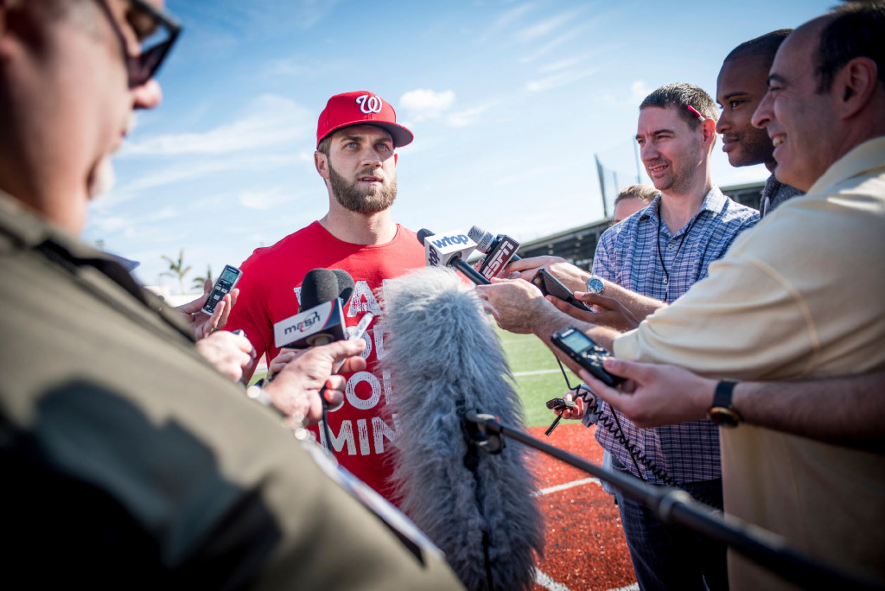 Reminder Harper roots for Cowboys, Lakers, Duke