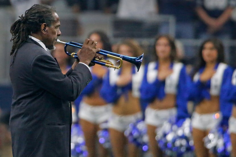 Freddie Jones plays the national anthem on his trumpet before the Los Angeles Rams vs. the...