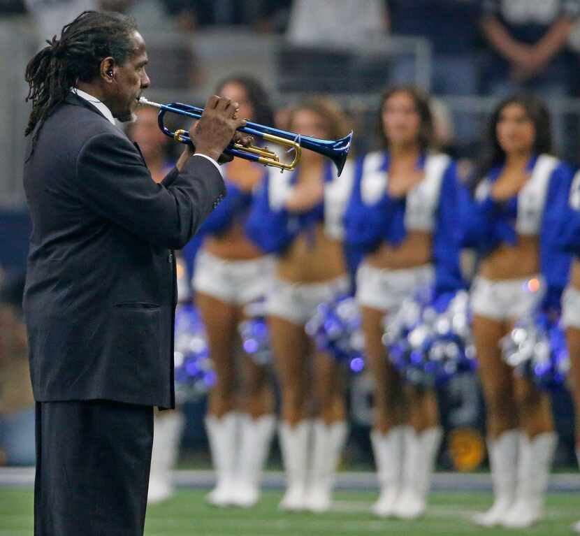 Freddie Jones plays the national anthem on his trumpet before the Los Angeles Rams vs. the...