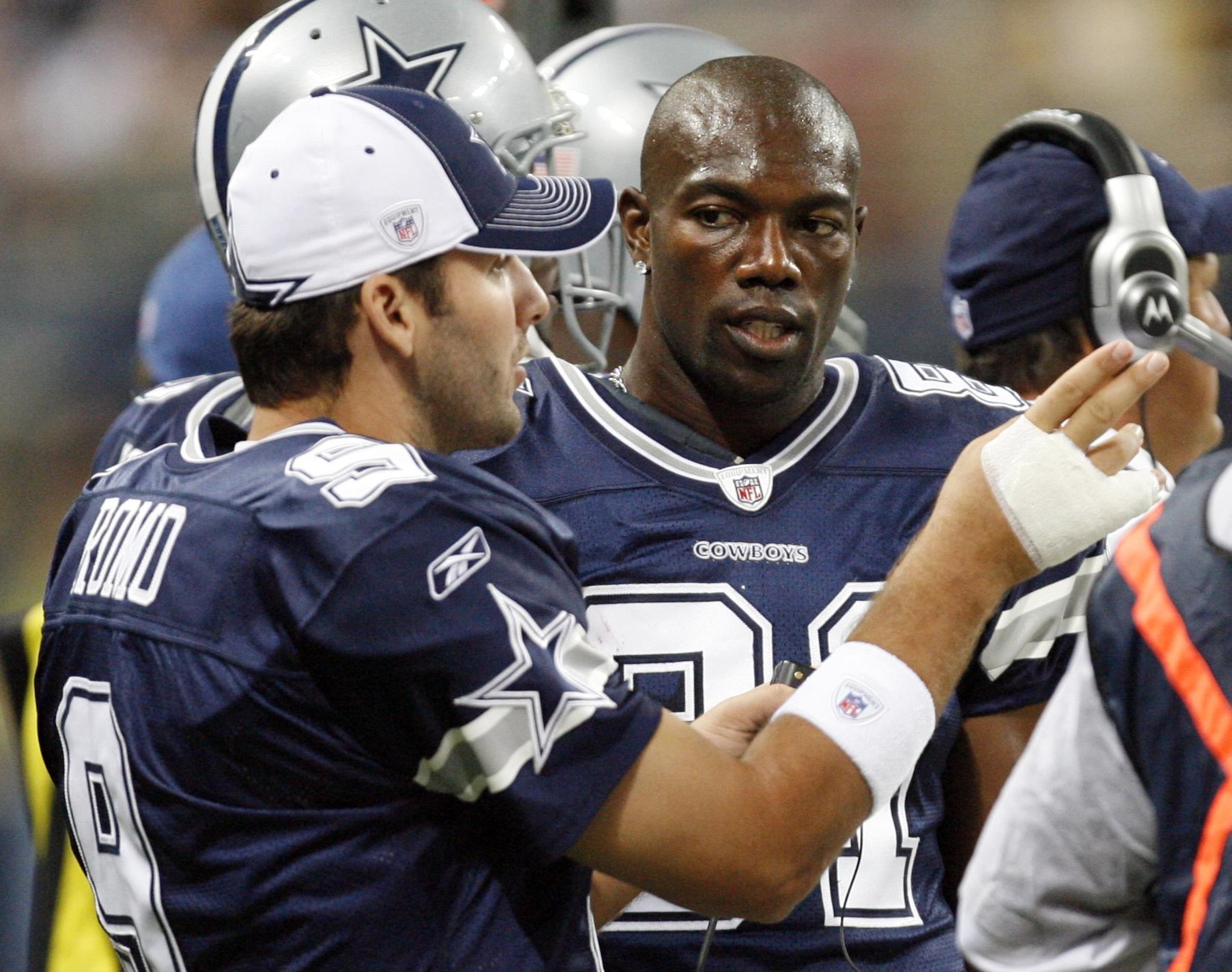 Terrell Owens: If Cowboys hadn't cut me, 'Tony Romo's probably still  playing, guaranteed'