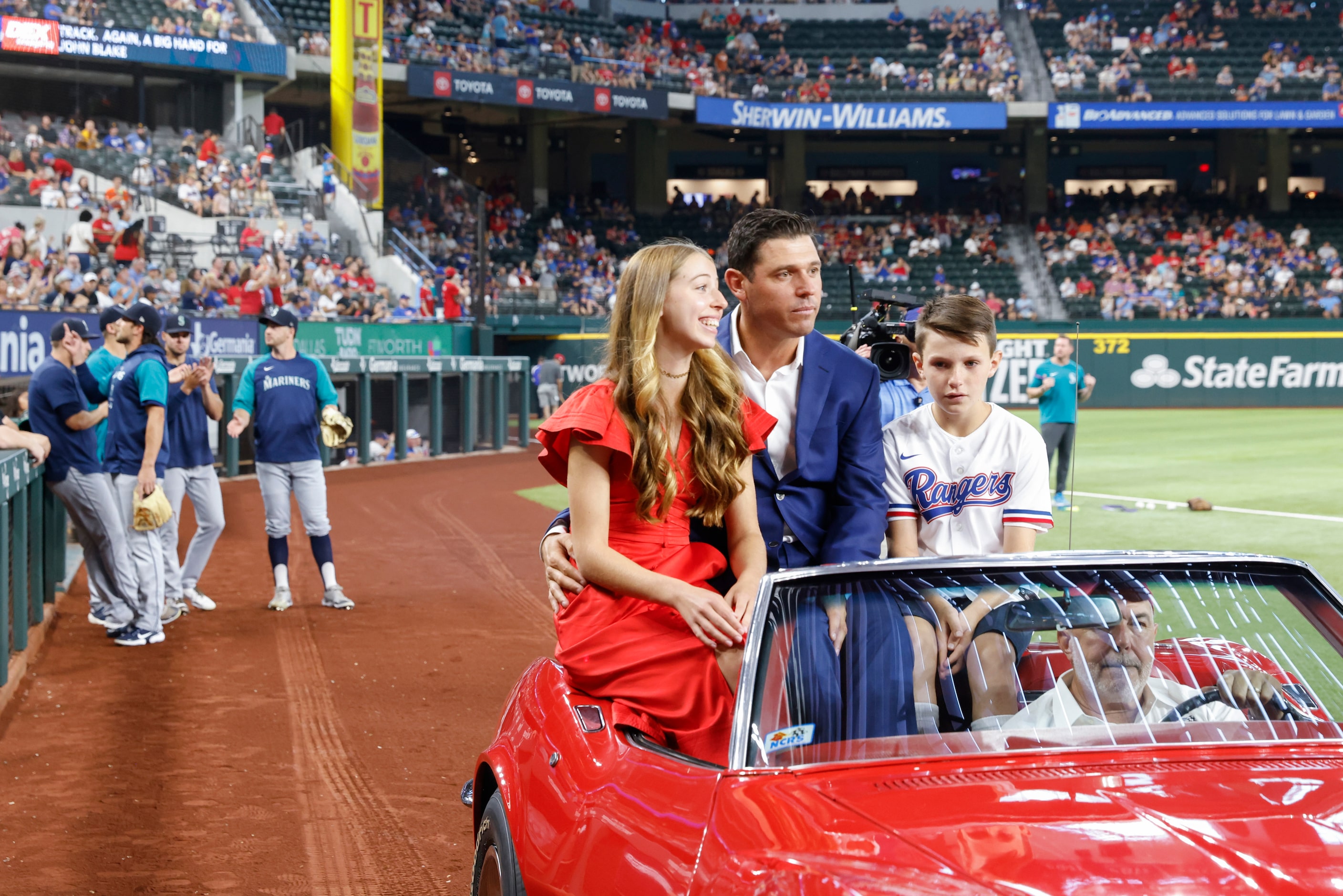 Former Texas Ranger Ian Kinsler, with his daughter Rian and son Jack exits the Rangers...