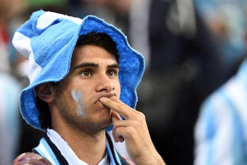 Fans preocupados. (Foto DIMITAR DILKOFF/AFP/Getty Images)