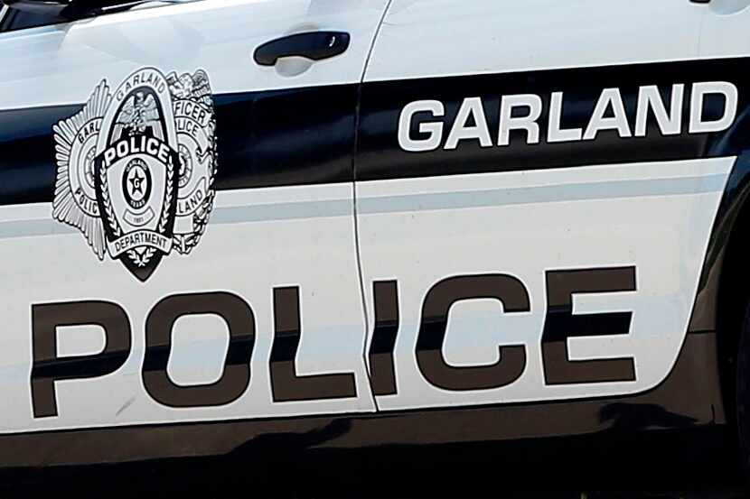 La policía de Garland investiga una balacera en una casa abandonada. Hubo dos muertos. DMN
