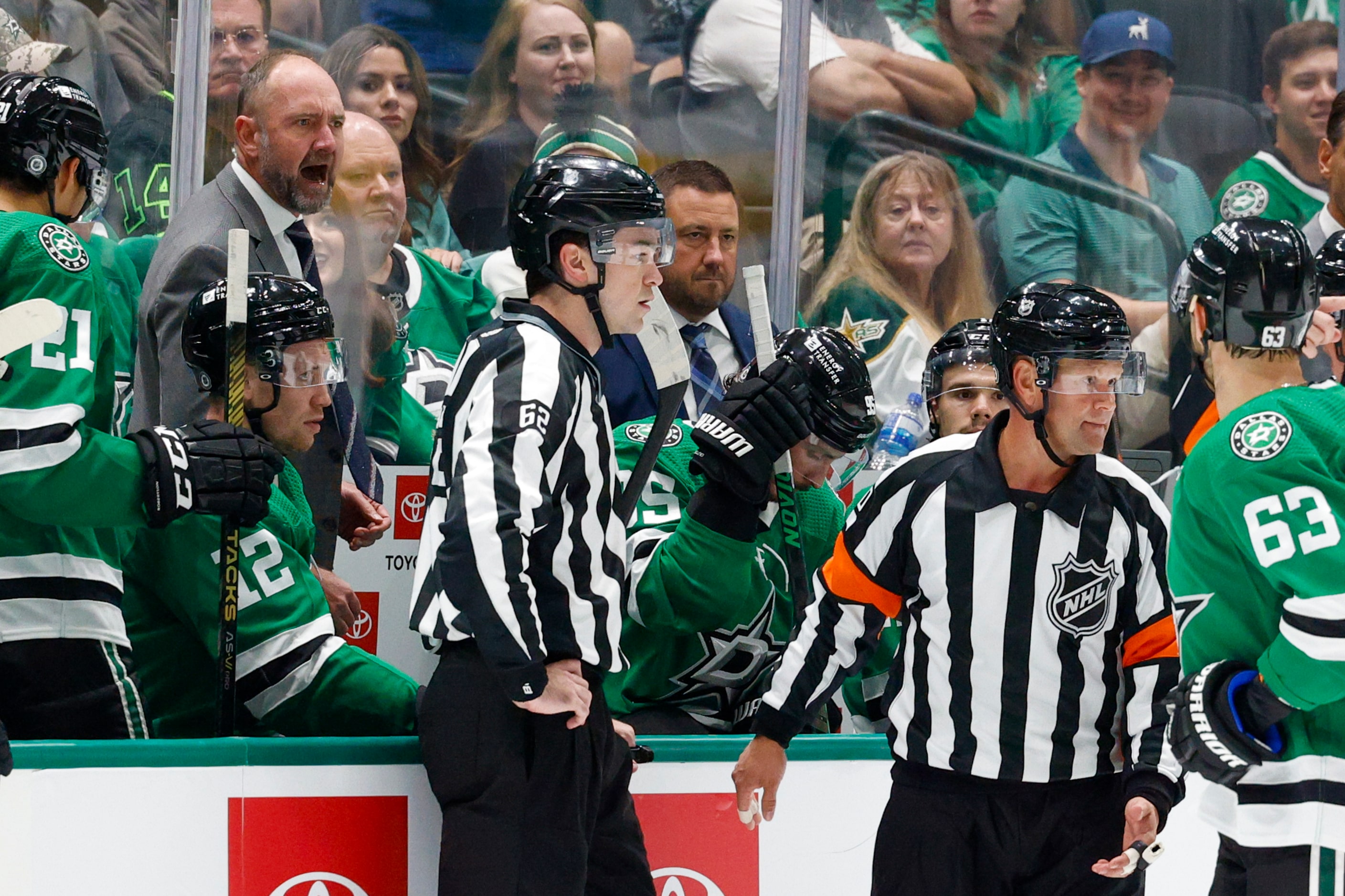 Dallas Stars head coach Pete DeBoer argues for a penalty during the third period of an NHL...