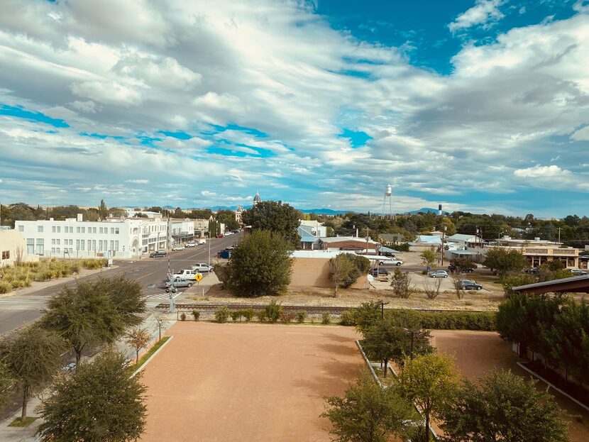 Los amplios cielos de Marfa.