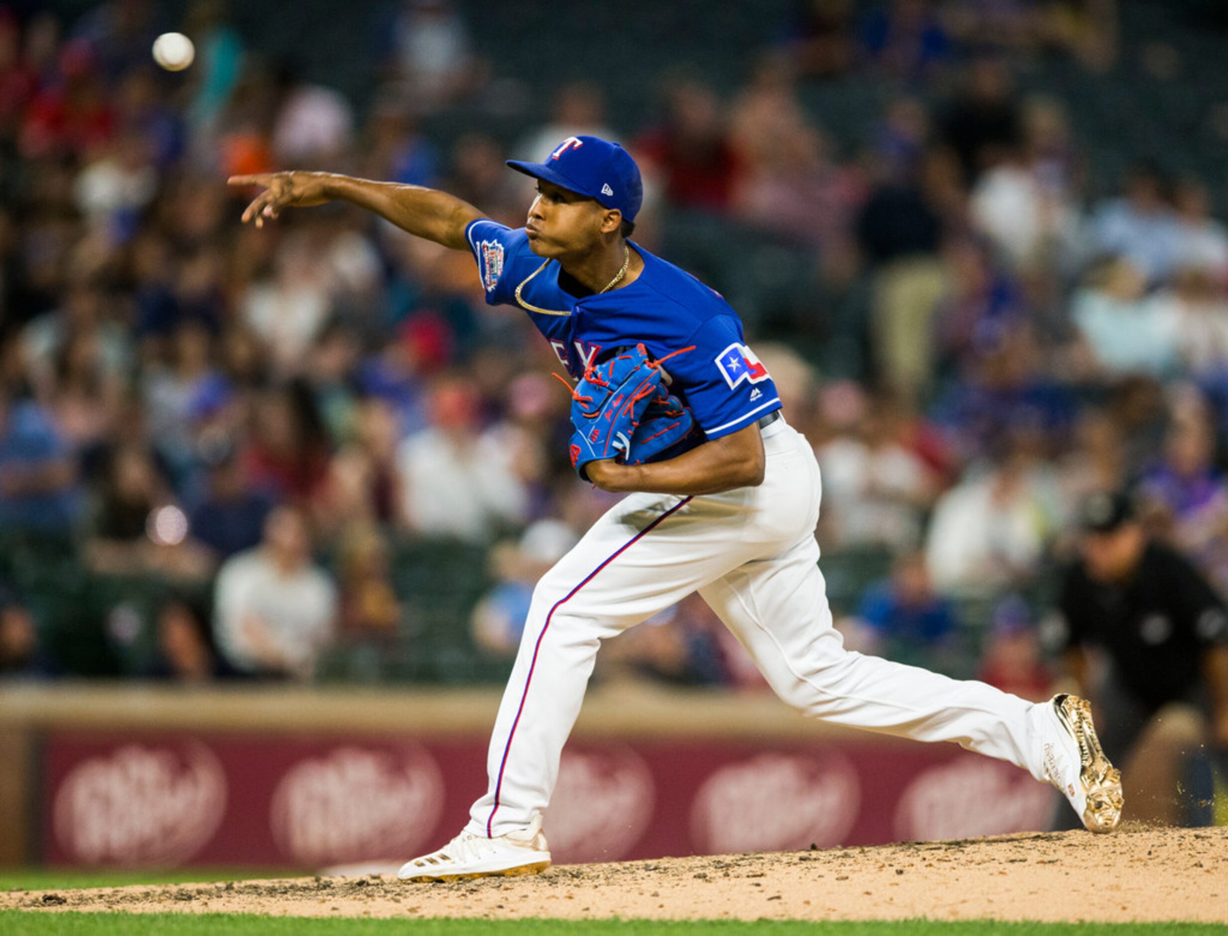 Texas Rangers relief pitcher Jose Leclerc (25) pitches during the eighth inning of an MLB...