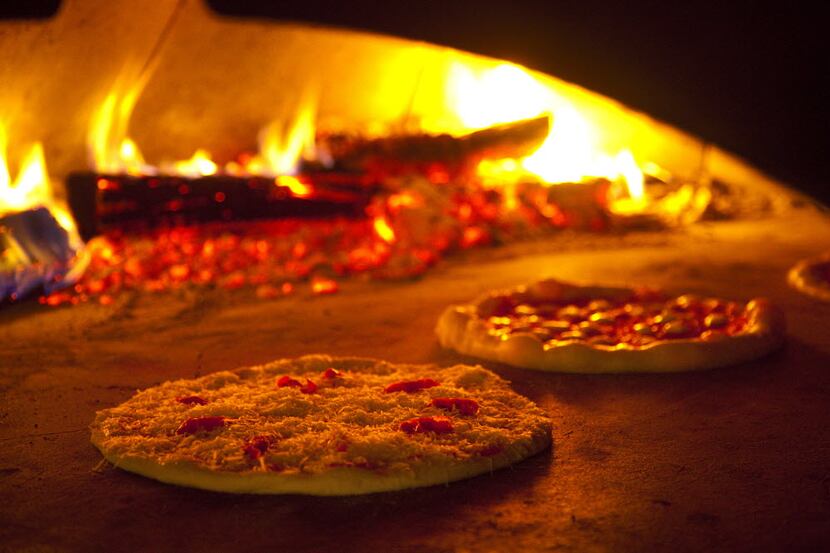 Fireside Pies is reopening in Fort Worth, at a different address from where it once was....