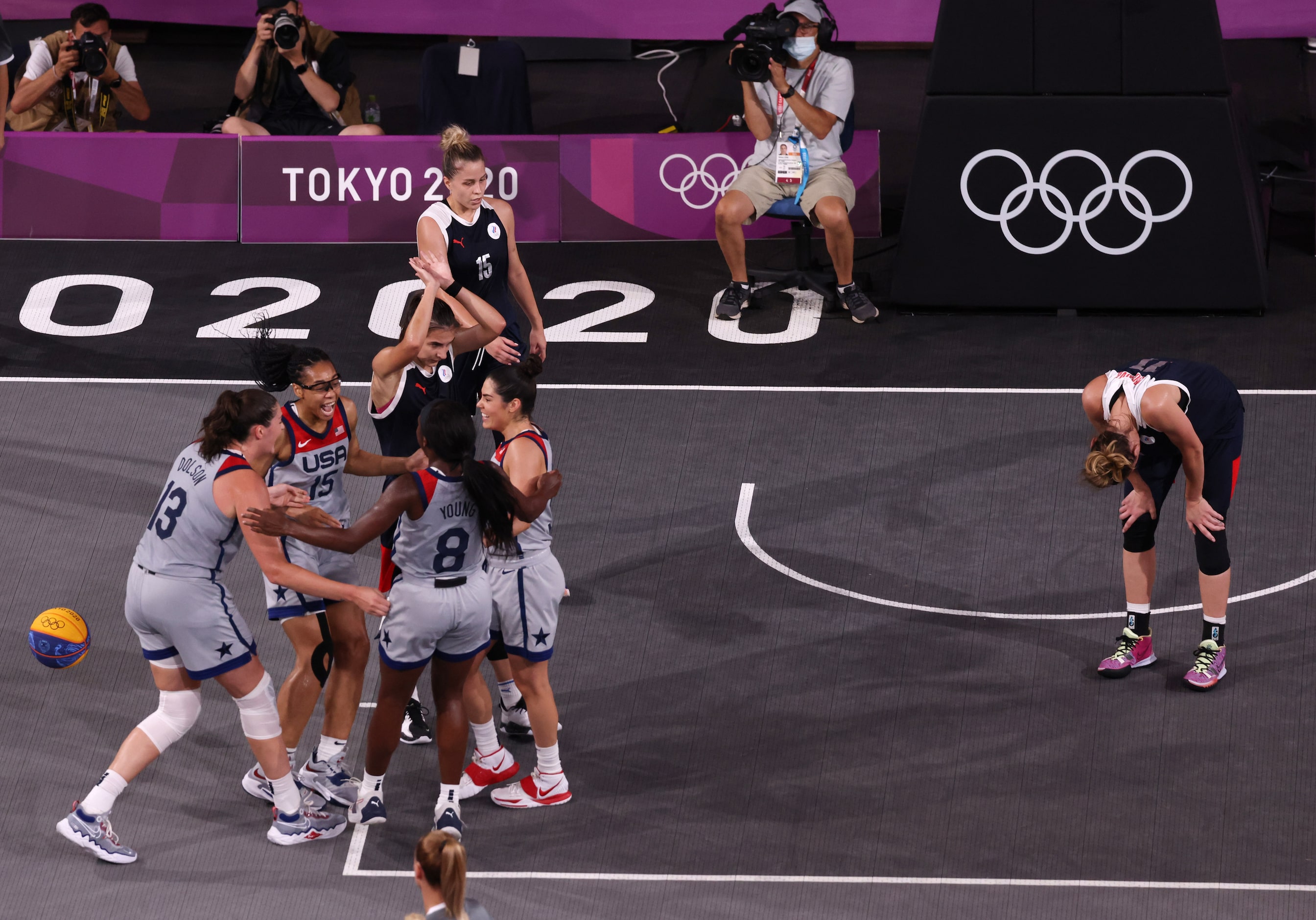 USA’s  Stefanie Dolson (13), Allisha Gray (15), Jacquelyn Young (8), and Kelsey Plum (5)...