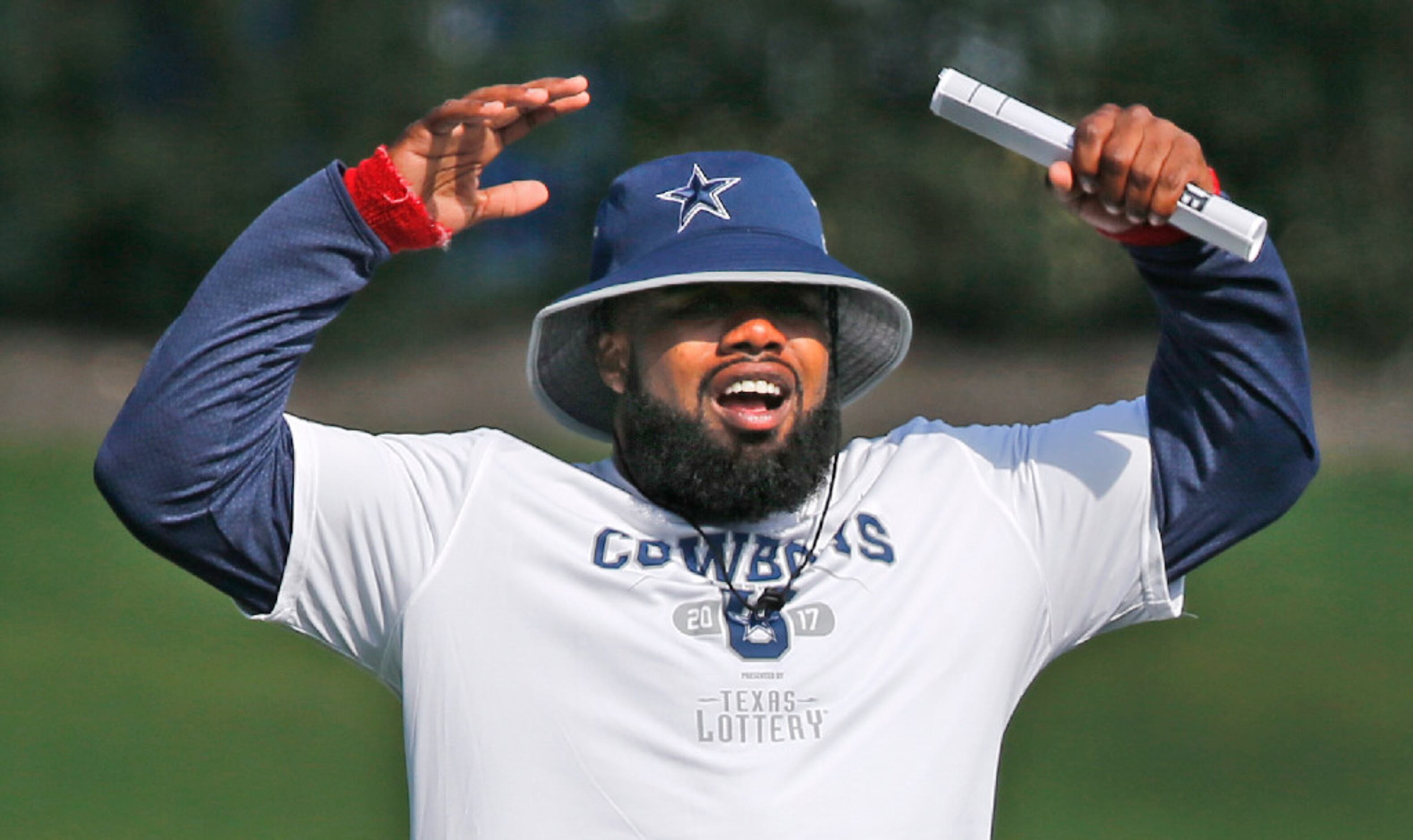 Cowboys RB Ezekiel Elliott Doesn't Plan to Play During Preseason - Sports  Illustrated