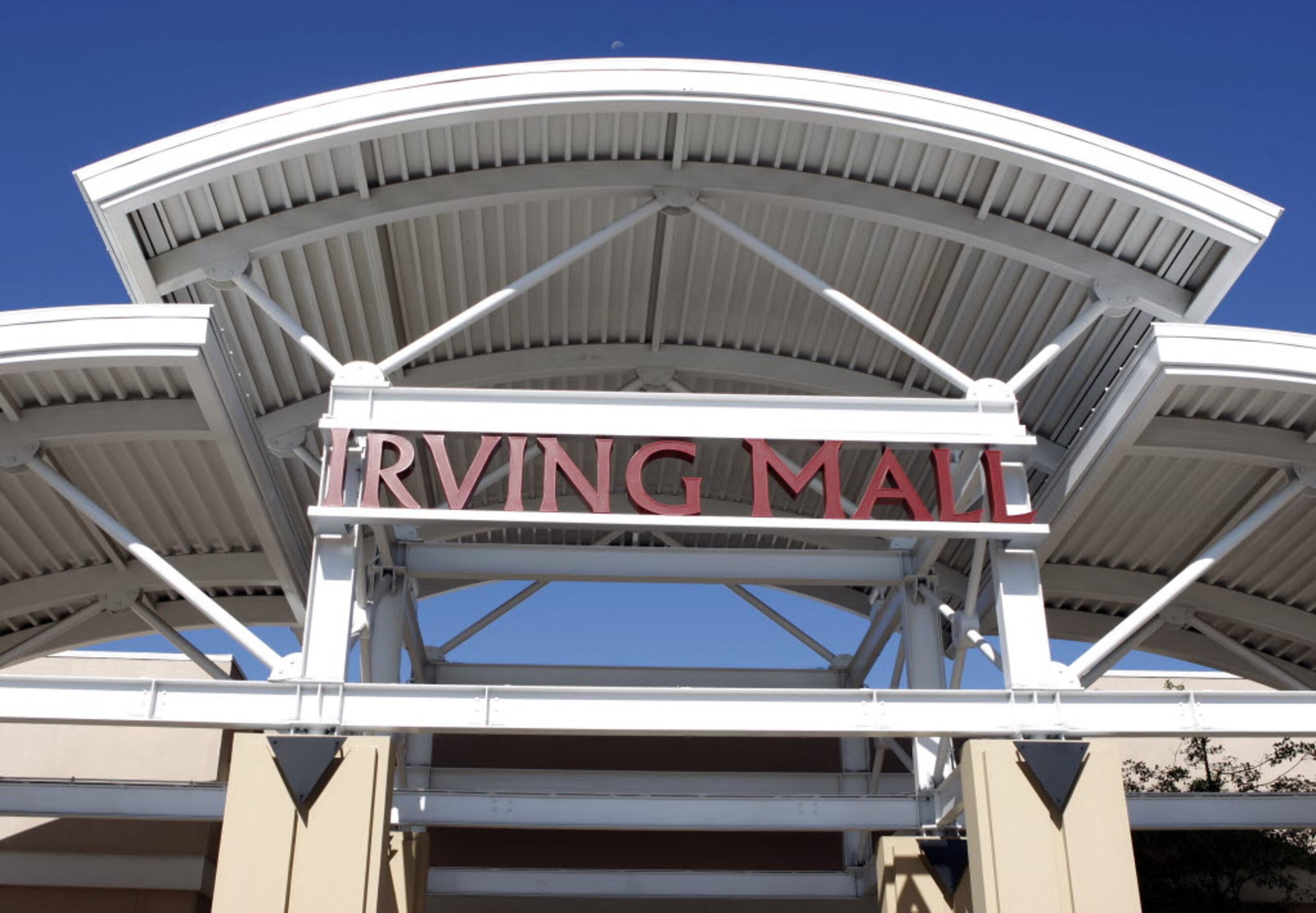 Mall owner backs out of plans for paid parking at D-FW shopping center