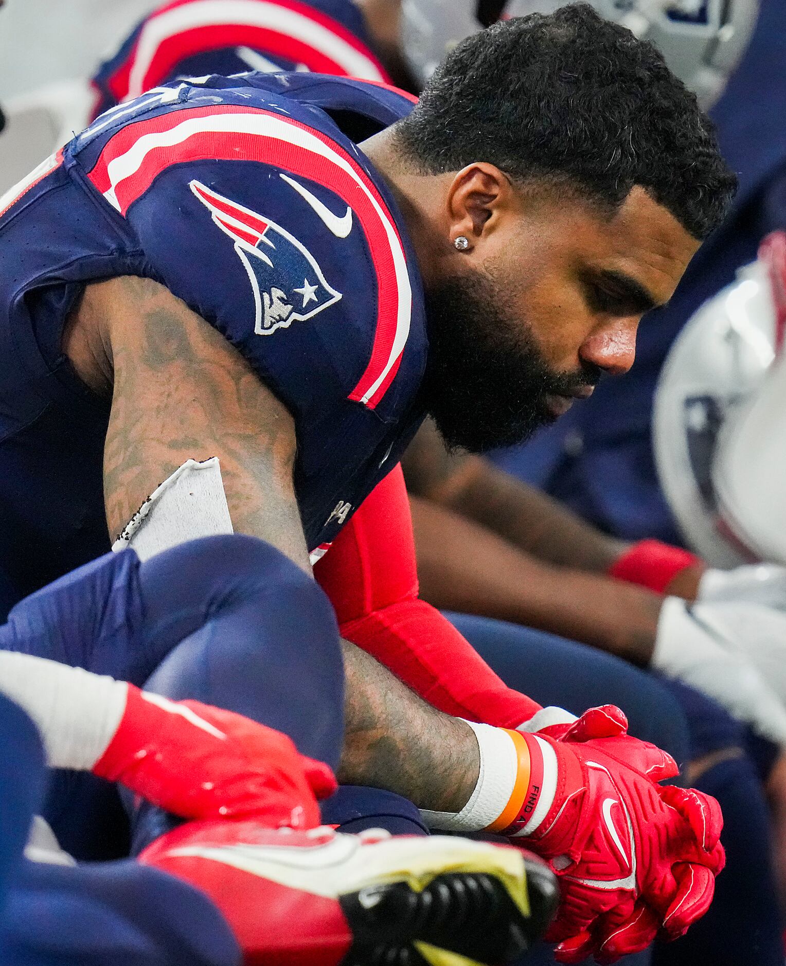 Patriots RB Ezekiel Elliott all business in return to Dallas, Sports