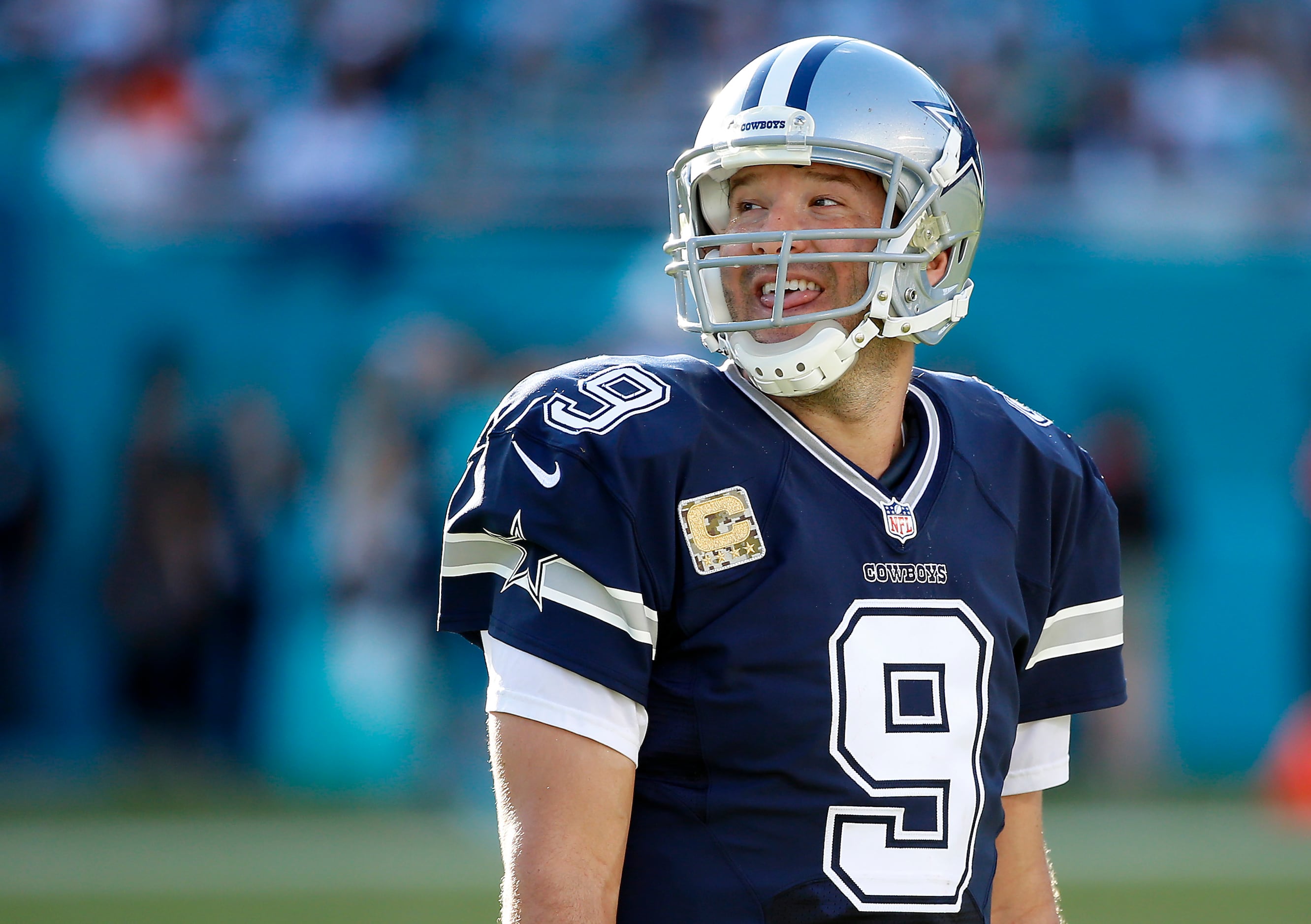 Tony Romo reaches historic, long-term deal with CBS Sports, source says