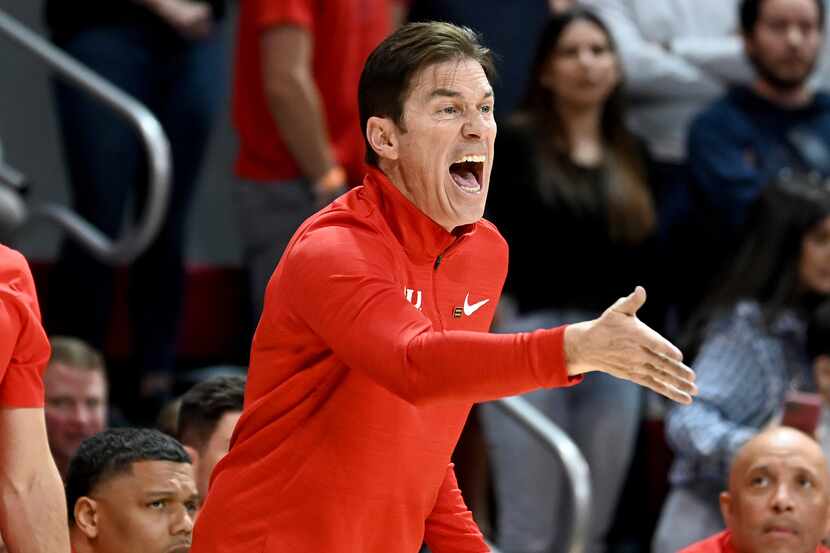 SMU head coach Tim Jankovich directs his team in the second half during a men’s NCAA...
