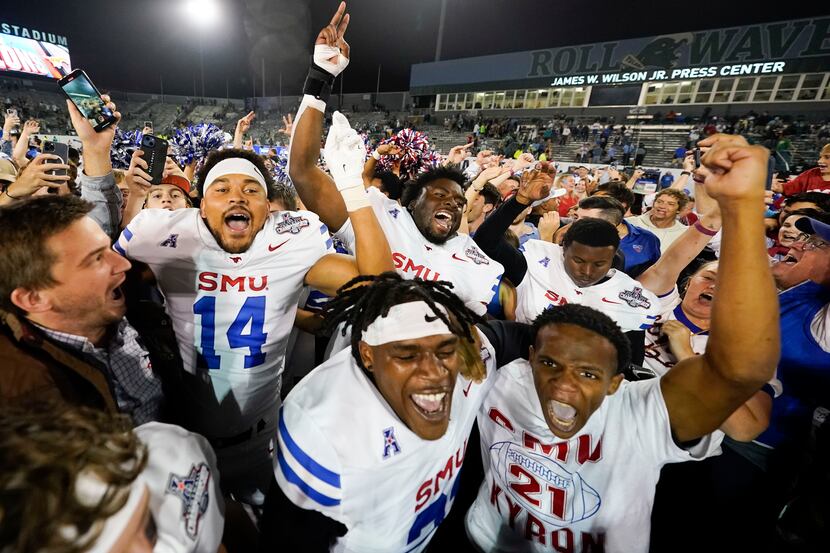 SMU celebrates after defeating Tulane in the American Athletic Conference championship NCAA...