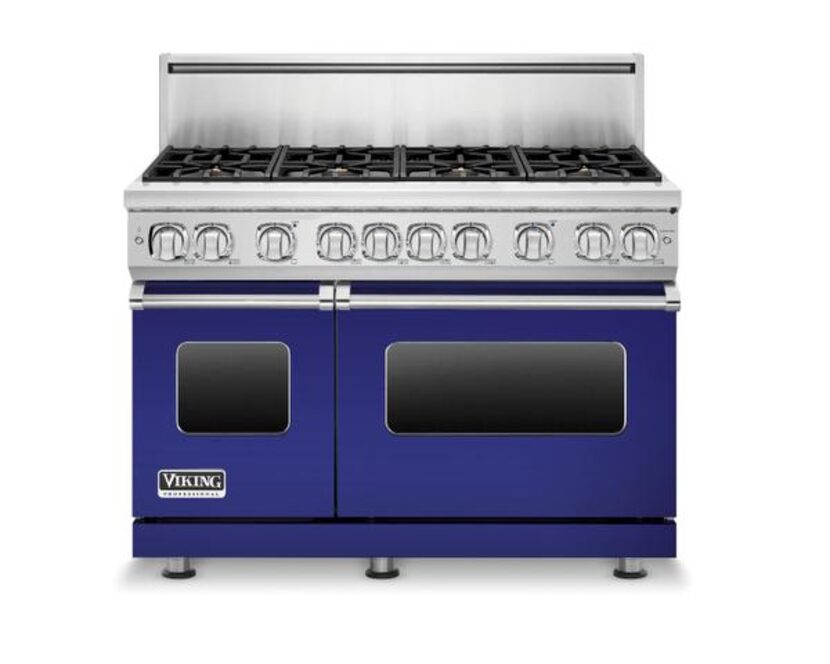 
Singing the blues: Viking’s cobalt-blue appliances update a kitchen’s impact. Goldstar...