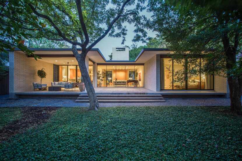 A look at the property at 4603 Bluffview Boulevard in Dallas.