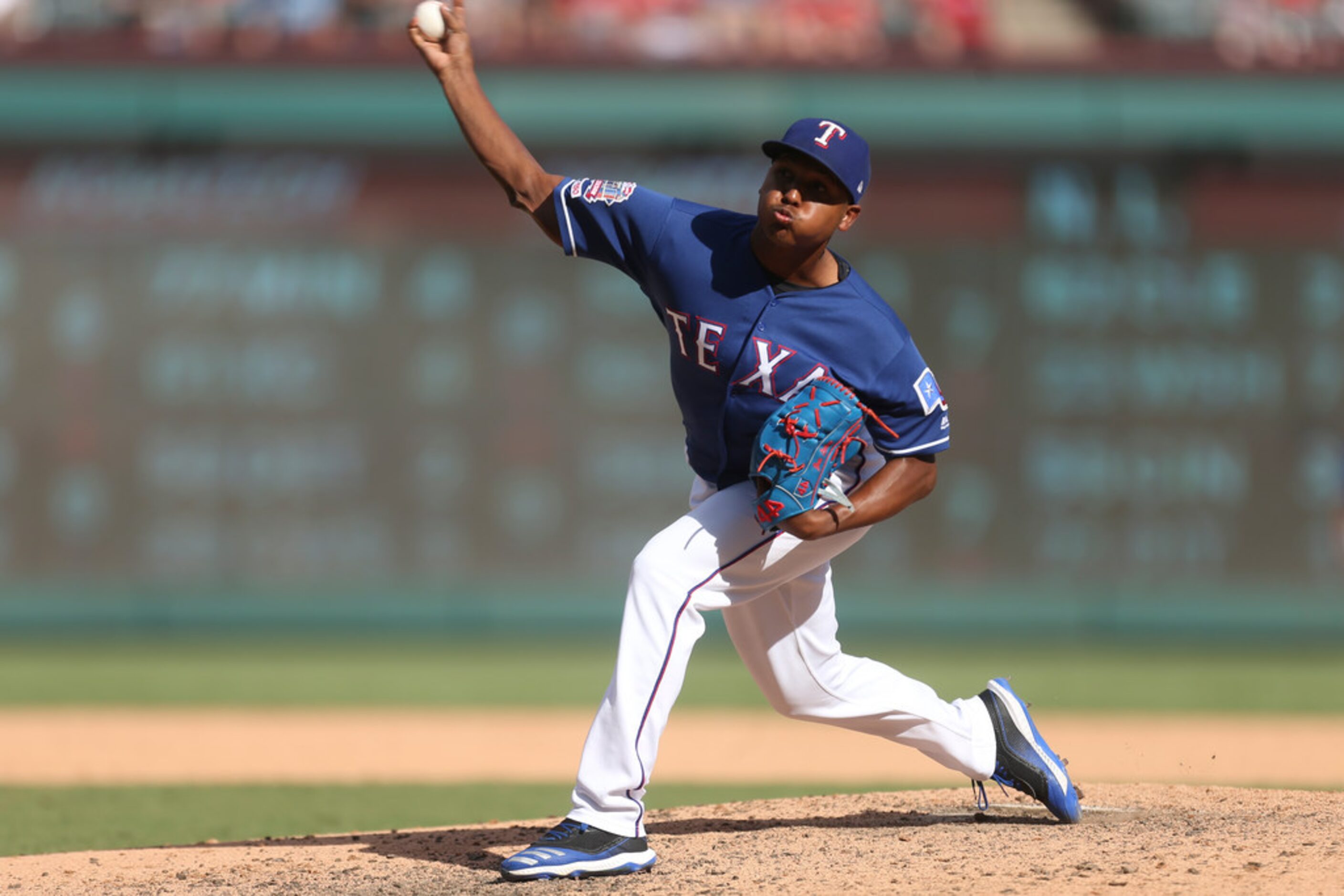 Texas Rangers relief pitcher Jose Leclerc (25) pitches in the seventh inning during a MLB...