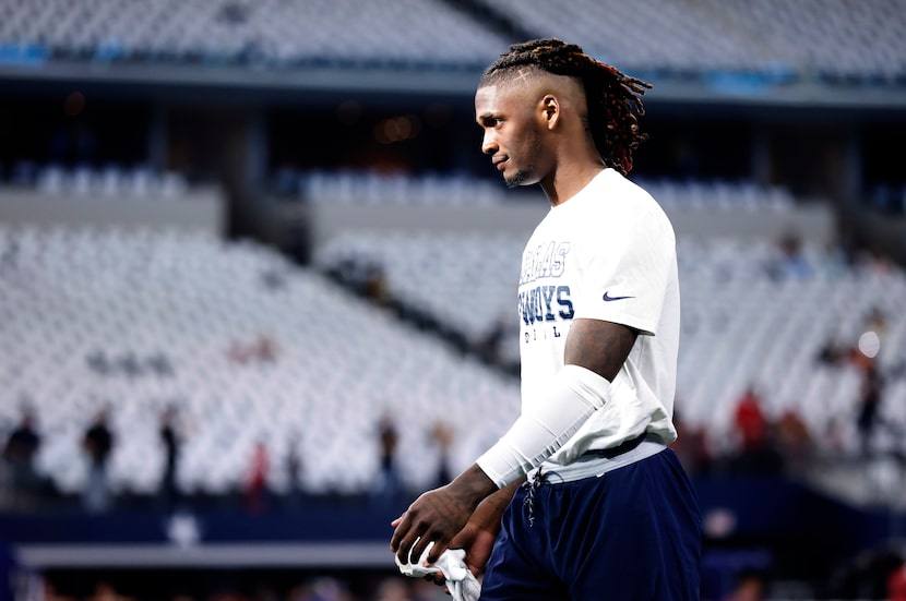 Dallas Cowboys wide receiver CeeDee Lamb warms up before facing the Tampa Bay Buccaneers at...