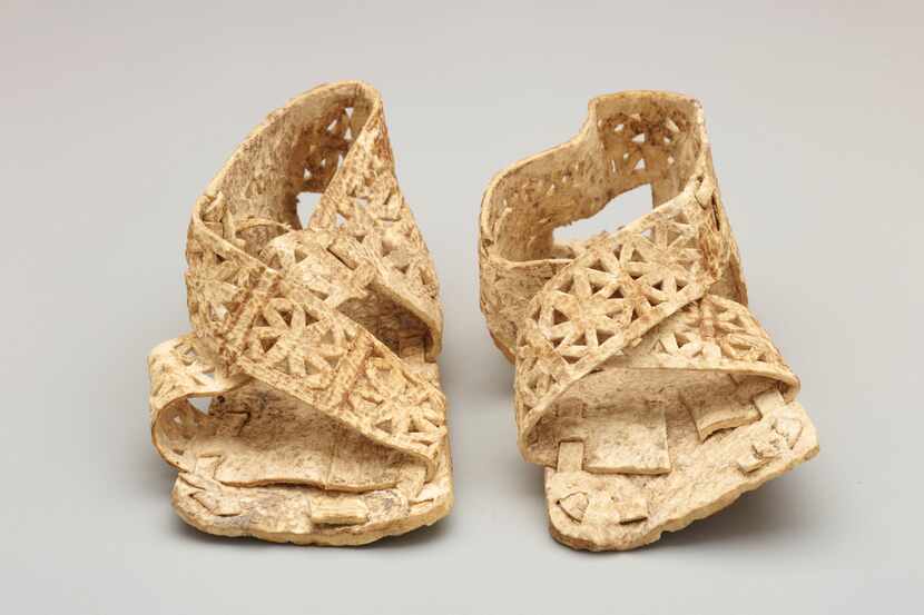 Un par de zapatos con origen de Perú formarán parte de la exhibición.