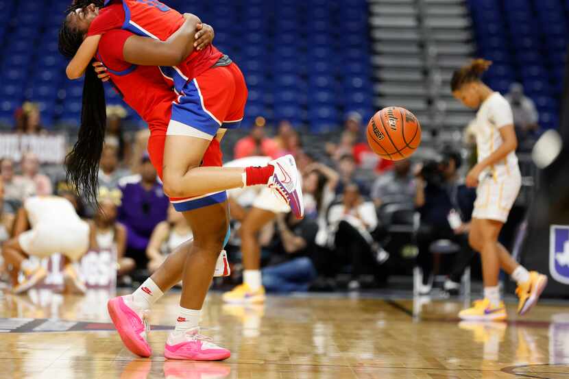 Duncanville vs. Humble Summer Creek girls basketball Class 6A state semifinal on Friday,...