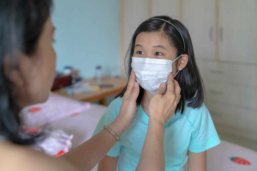 Los padres pueden proteger a los niños estudiantes o a los más pequeños del coronavirus para...