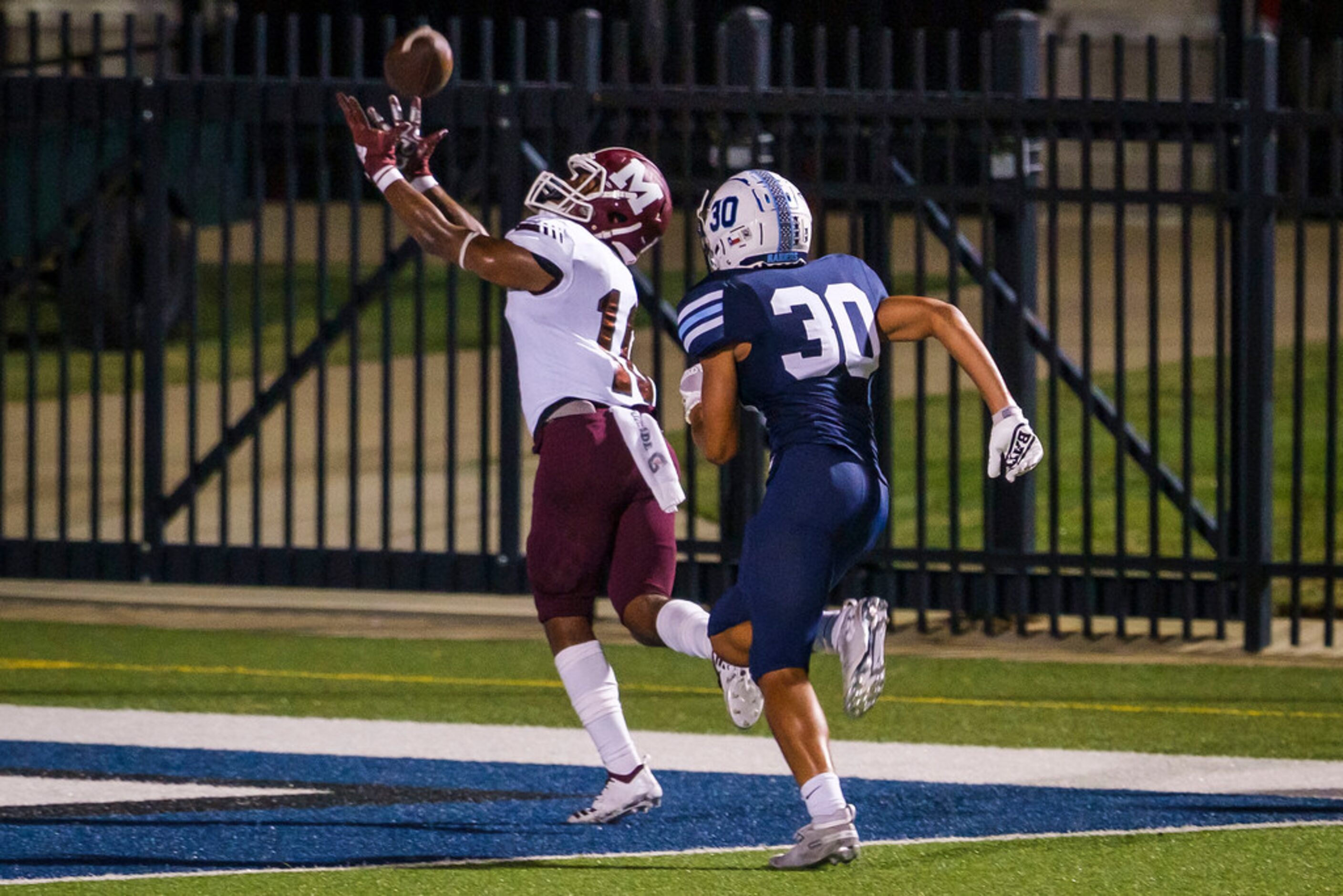 Mesquite wide receiver Keldrick Demus (10) has a pass go off his hands in the end zone...