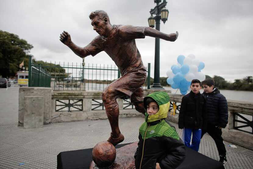 Inauguraron estatua de Messi el martes en Buenos Aires. Foto AP