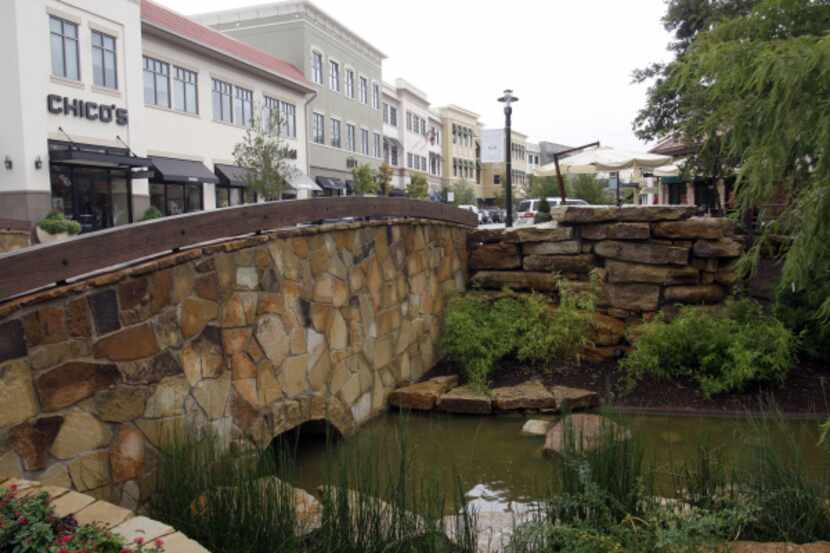 ORG XMIT: *S197BE2FA* 9-13-09 -- Watters Creek in Allen offer retail shopping along with...
