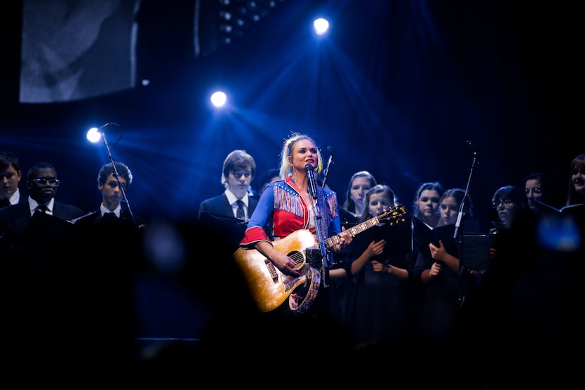 Miranda Lambert performed with members of the Lindale High School choir at American Airlines...