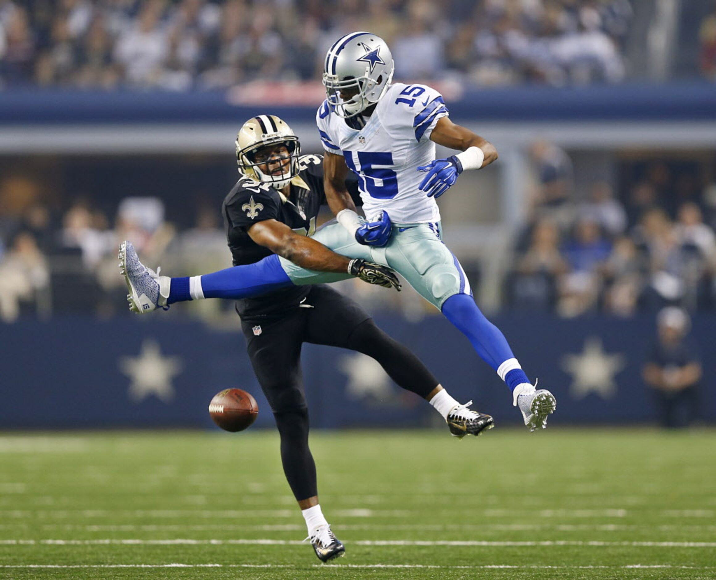 New Orleans Saints free safety Jairus Byrd (31) breaks up a pass intended for Dallas Cowboys...