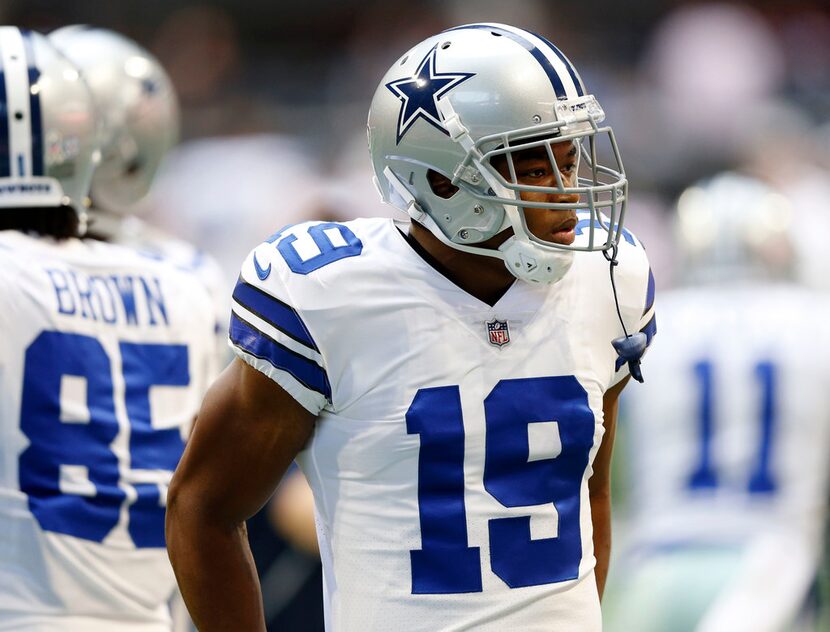 Dallas Cowboys wide receiver Amari Cooper (19) before a game against the Atlanta Falcons at...