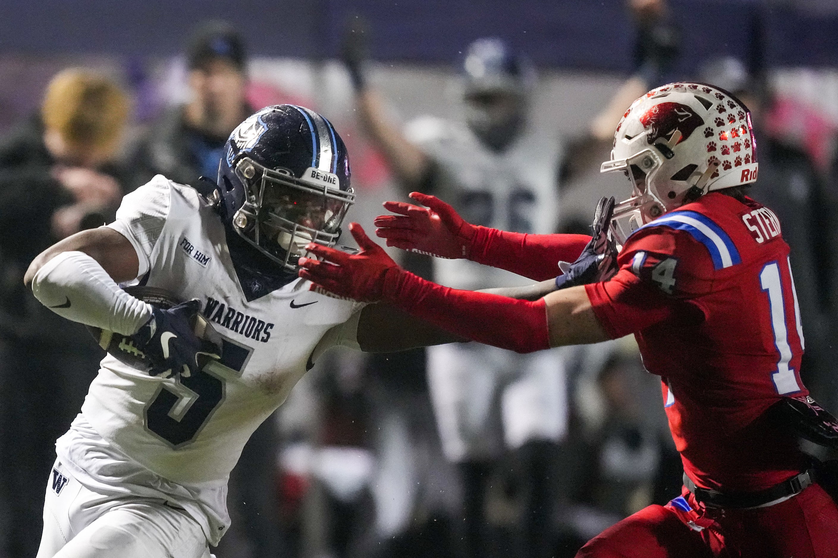 Argyle Liberty Christian running back Chase Garnett (5) pushes past Parish Episcopal...