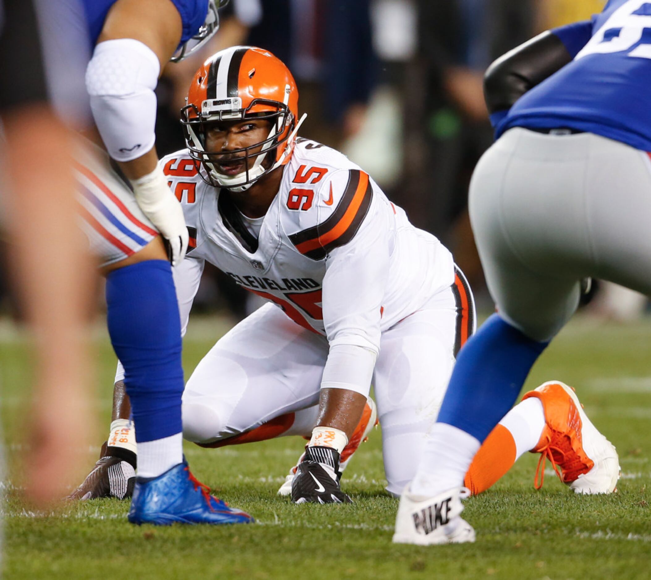 Browns star DE Myles Garrett leaves practice early with foot injury