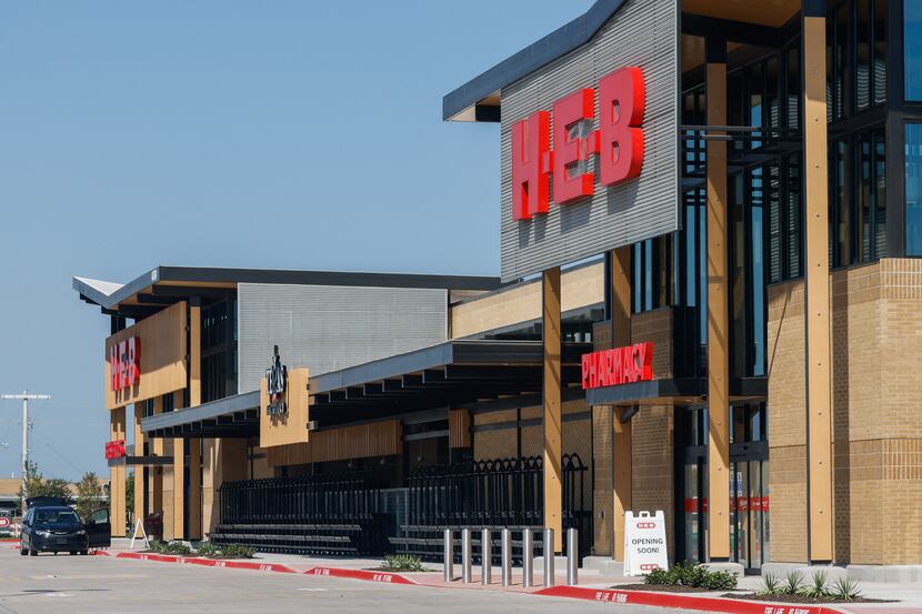 This H-E-B in Frisco at 4800 Main Street is 111,000 square feet. It has the San...