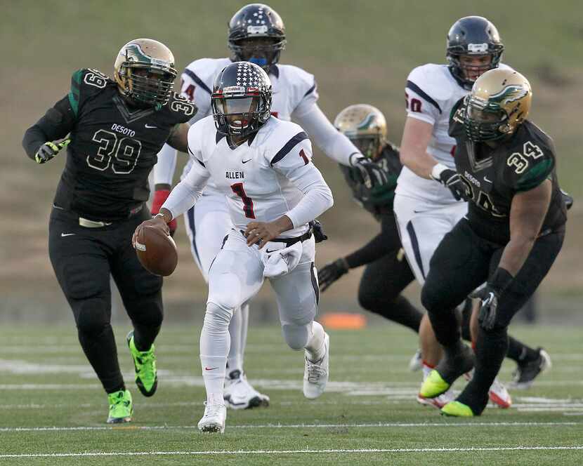 Allen Eagles quarterback Kyler Murray (1) rushes against the DeSoto Eagles in the second...