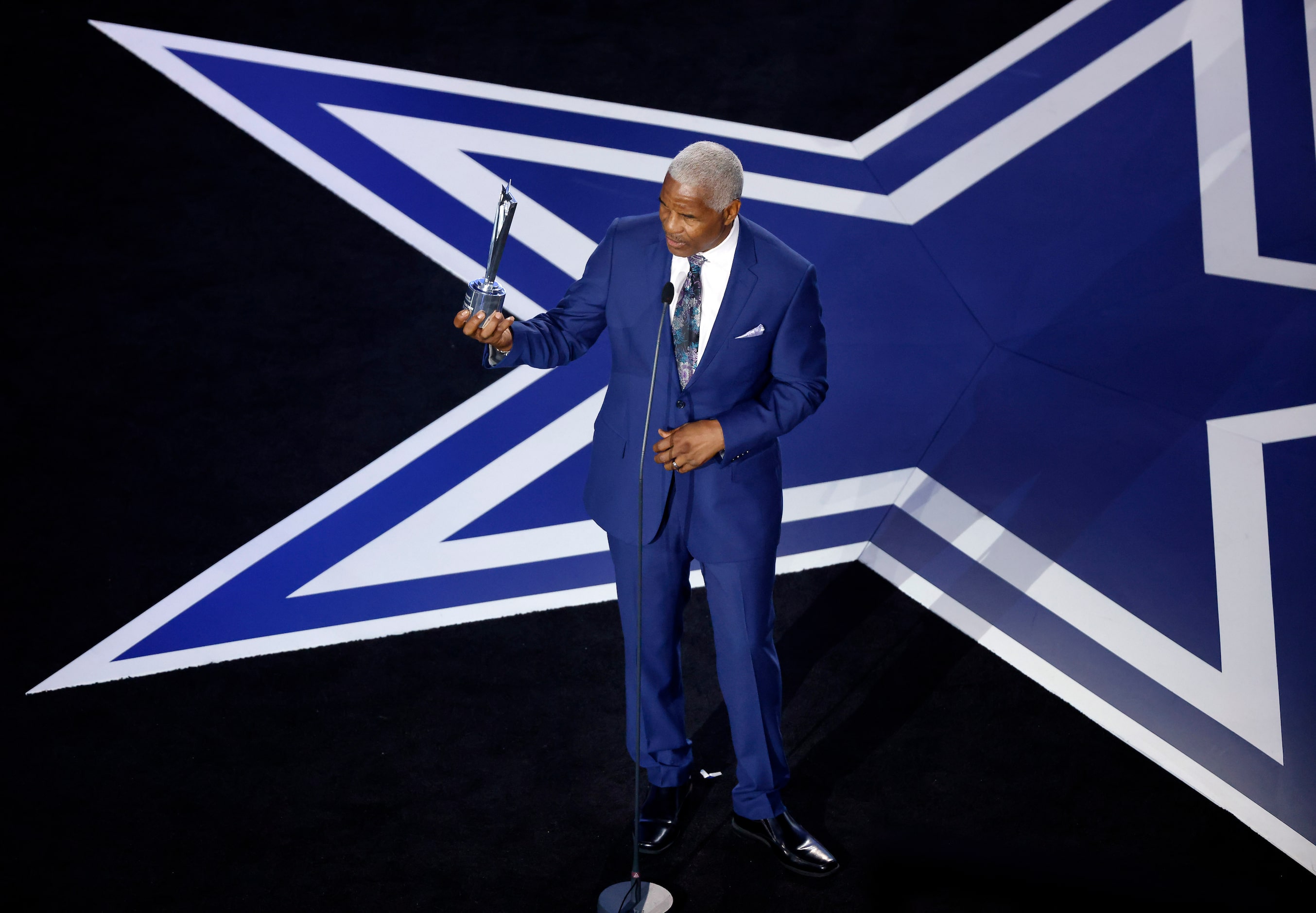 Tom Landry Legends Award recipient Everson Walls speaks at the Dallas Cowboys Season Kickoff...